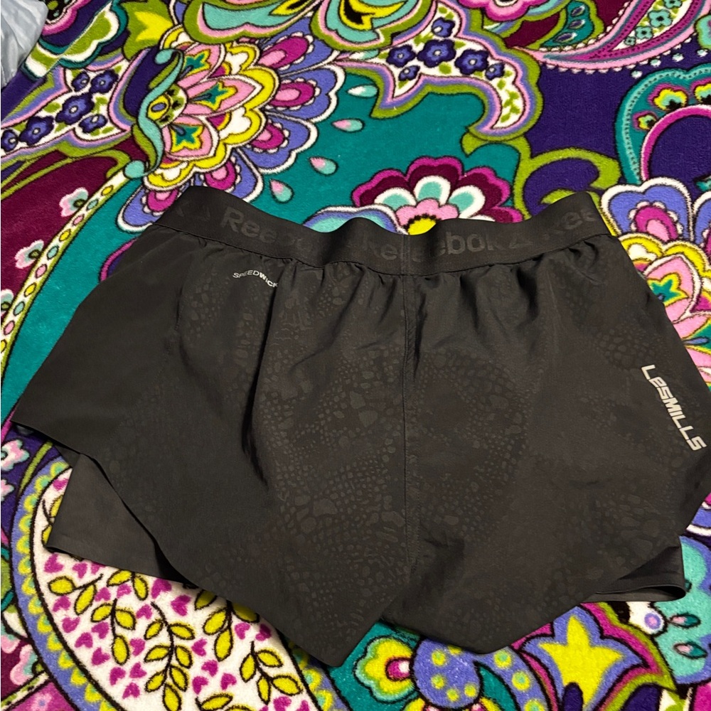 Les Mills Reebok Padded cycling shorts size Medium